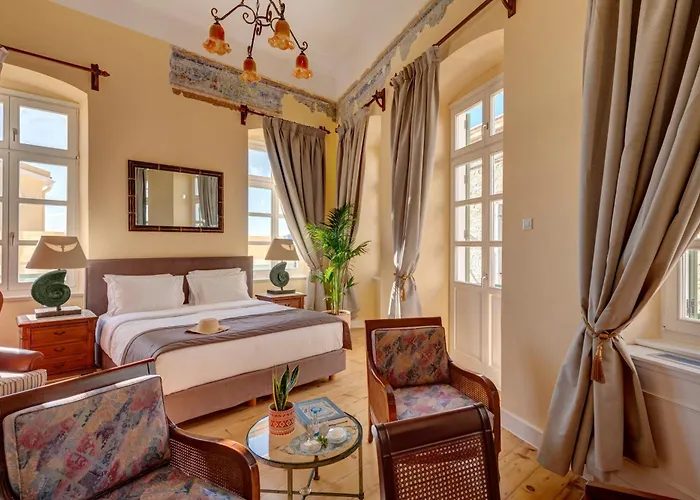 Palazzo Santa Maria - Historic Of Europe Эрмуполис