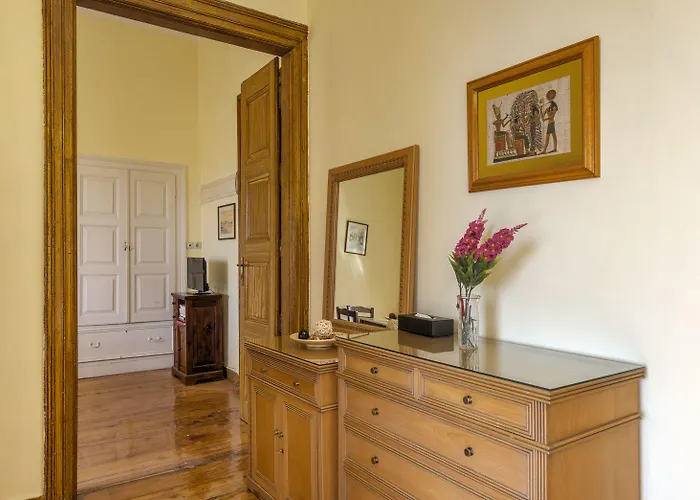 Palazzo Santa Maria - Historic Of Europe 게스트하우스 에르무폴리